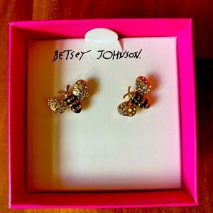 Betsey Johnson Bee Earrings! So CUTE